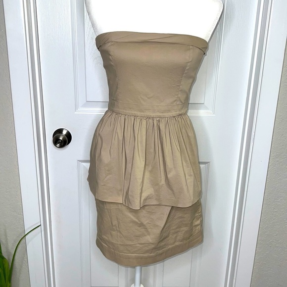 BCBG MAXAZRIA Tiered Ruffle Boho Y2K Beach Dirty Dancing Strapless Mini Dress - Picture 1 of 7